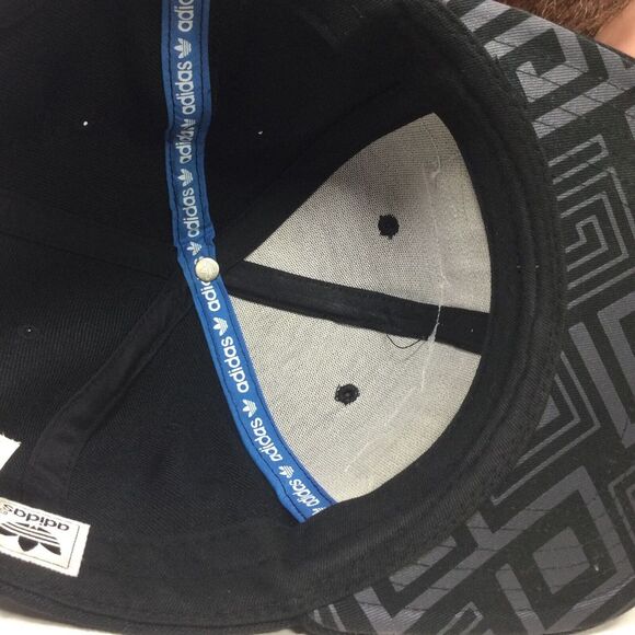 Vintage‎ Adidas Hat SpellOut Patch Black Hiphop StreetWear SnapBack Trucker Cap - Picture 8 of 9